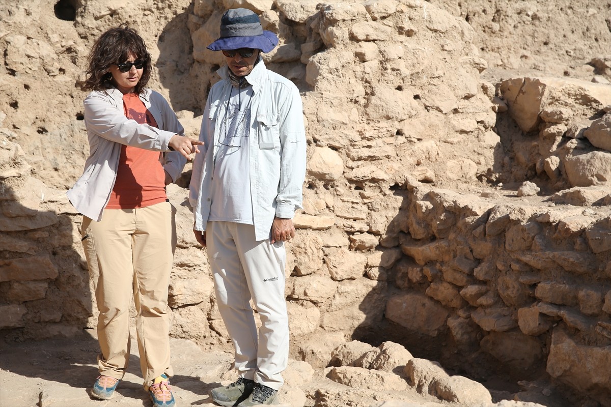 Harran Üniversitesi Arkeoloji Bölümü öğretim elamanları Süheyla İrem Mutlu ile eşi Semih Mutlu...