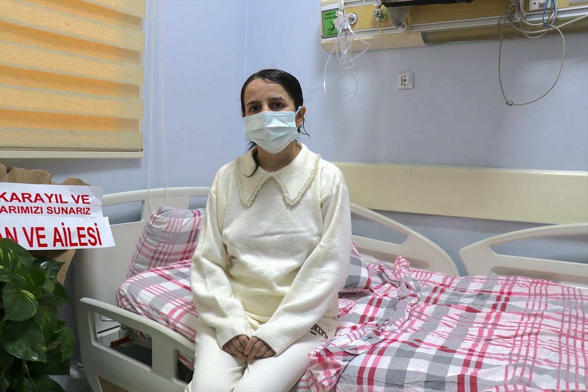 Irak'ın Duhok kentinde mutfak tüpünün patlaması sonucu çıkan yangında ağır yaralanan 38 yaşındaki...