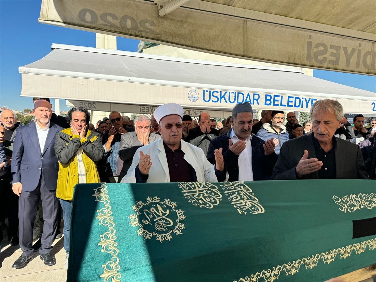 İslam alimlerinden Seyyid Abdülhakim Arvasi Hazretleri'nin torunlarından, İstanbul Yeni Yüzyıl...