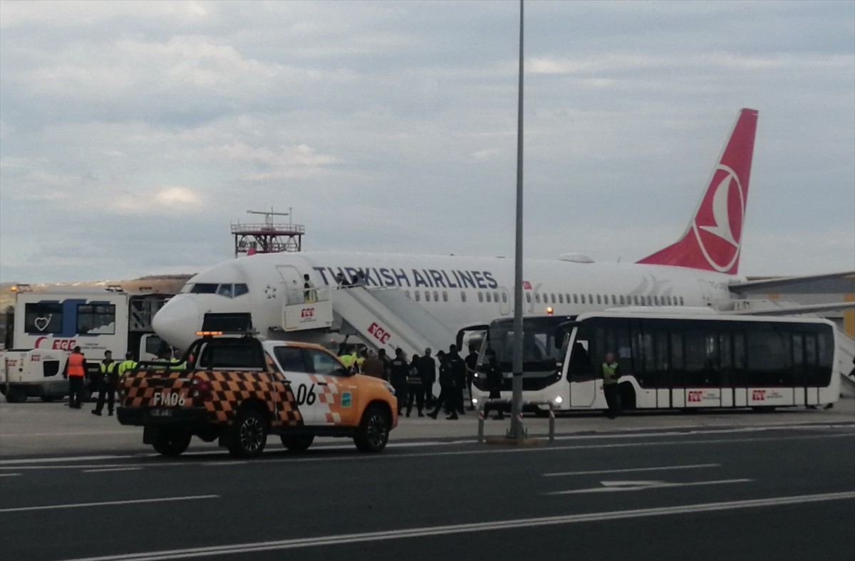 İsrail tarafından uluslararası sularda saldırıya uğrayıp alıkonulan Küresel Sumud Filosu'nda yer...