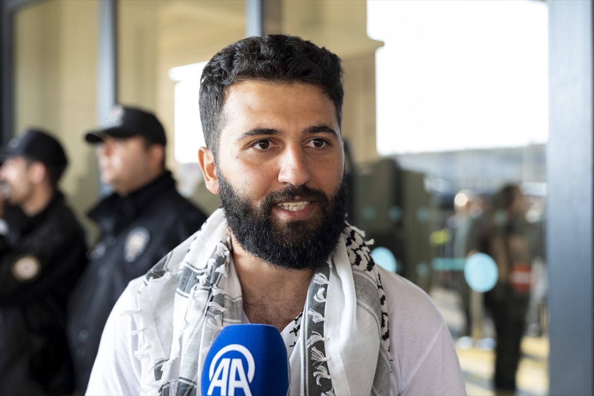 İsrail tarafından uluslararası sularda saldırıya uğrayıp alıkonulan Özgürlük Filosu...