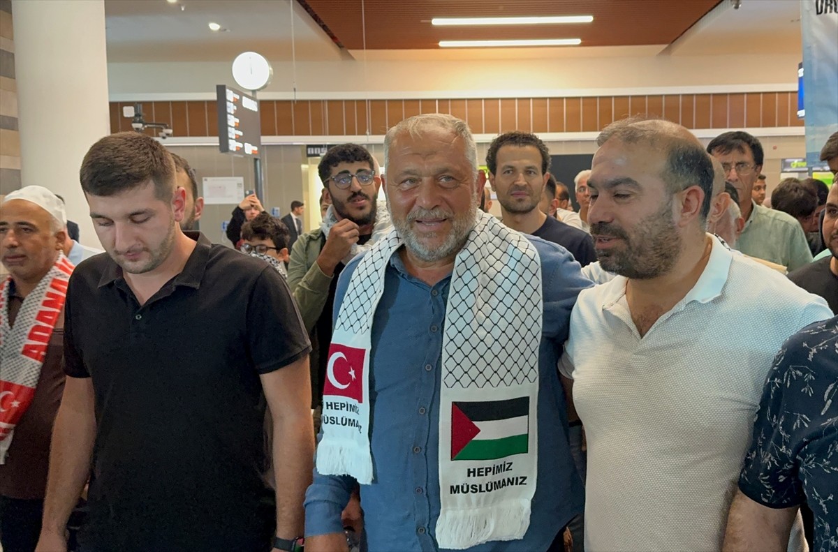 İsrail tarafından uluslararası sularda saldırıya uğrayıp alıkonulduktan sonra Türkiye'ye dönüşü...