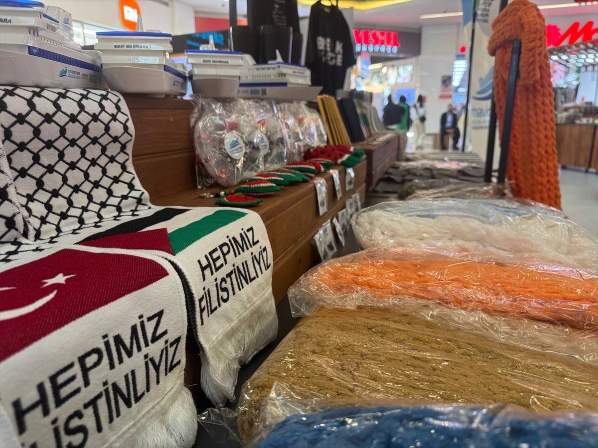 İstanbul'daki bazı sivil toplum kuruluşlarının (STK) öncülüğünde yürütülen "Gazze'ye Umut Ol"...