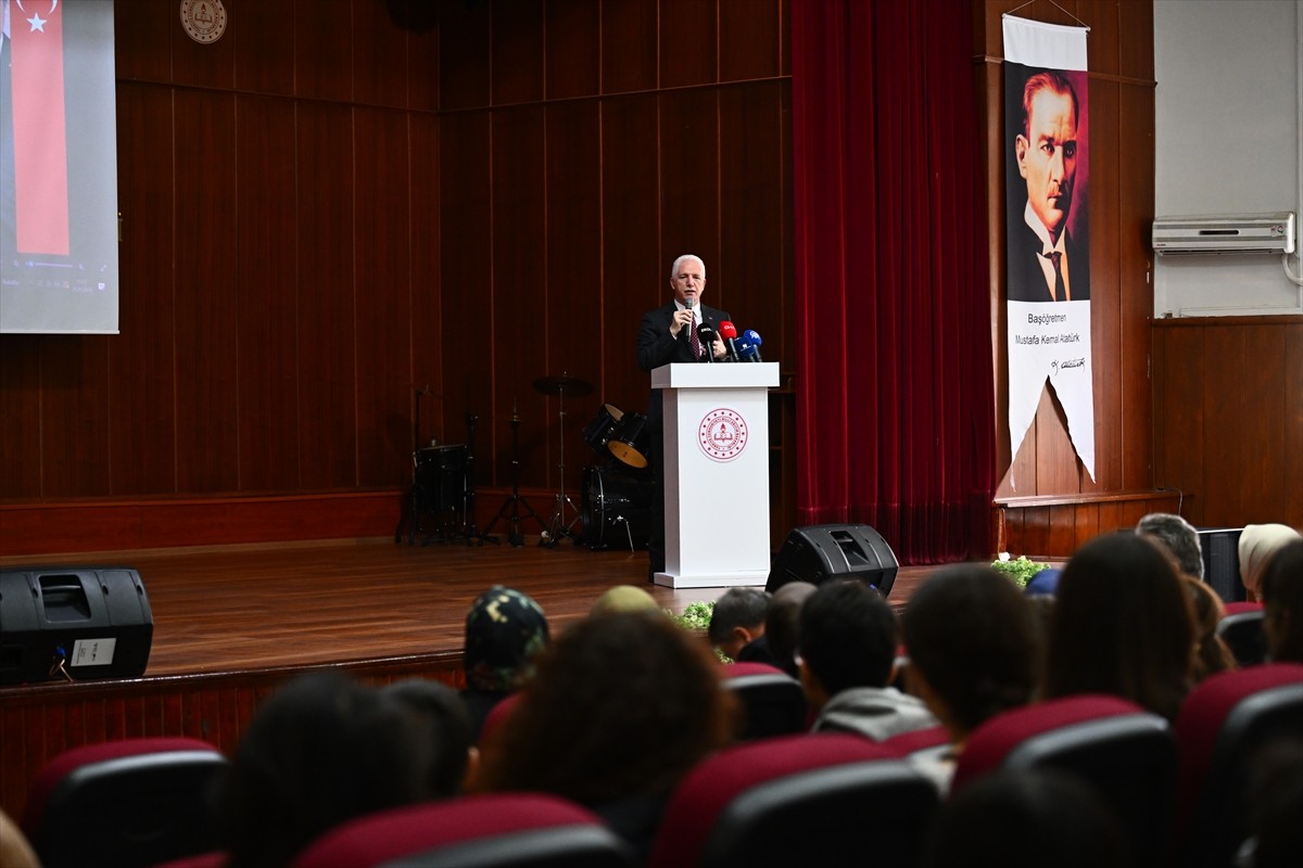 İstanbul Valisi Davut Gül, İstanbul Valiliği himayelerinde, İl Milli Eğitim Müdürlüğü ve Türkiye...