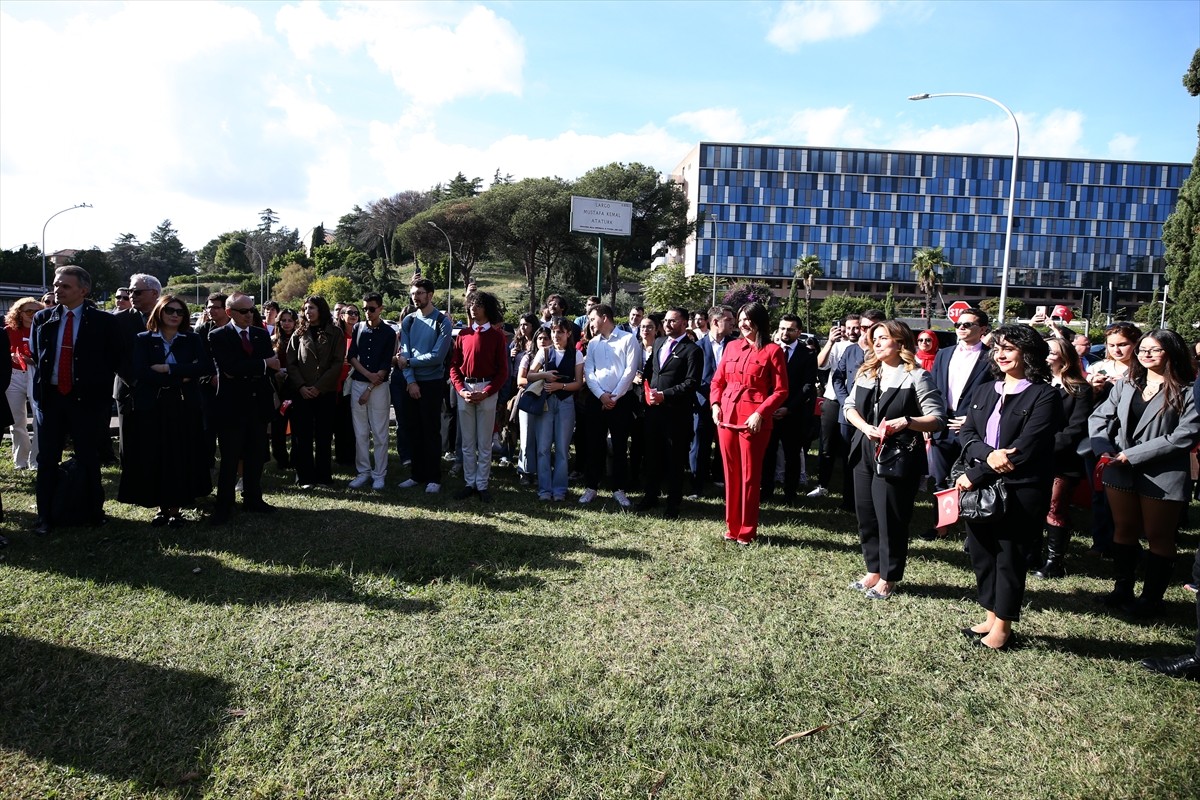 İtalya'da yaşayan Türk öğrenciler, Roma'da Cumhuriyet Bayramı'nı kutladı. Roma merkezli...