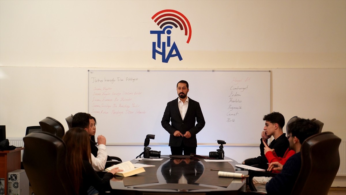 Karabük Üniversitesi Safranbolu Türker İnanoğlu İletişim Fakültesi öğrencileri, 29 Ekim Cumhuriyet...