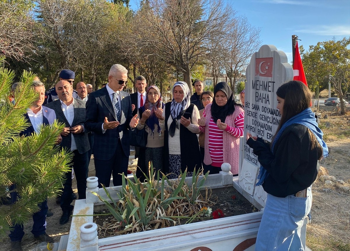 Karaman'ın Ermenek ilçesinde maden ocağındaki su baskını sonucu hayatını kaybeden 18 işçi...