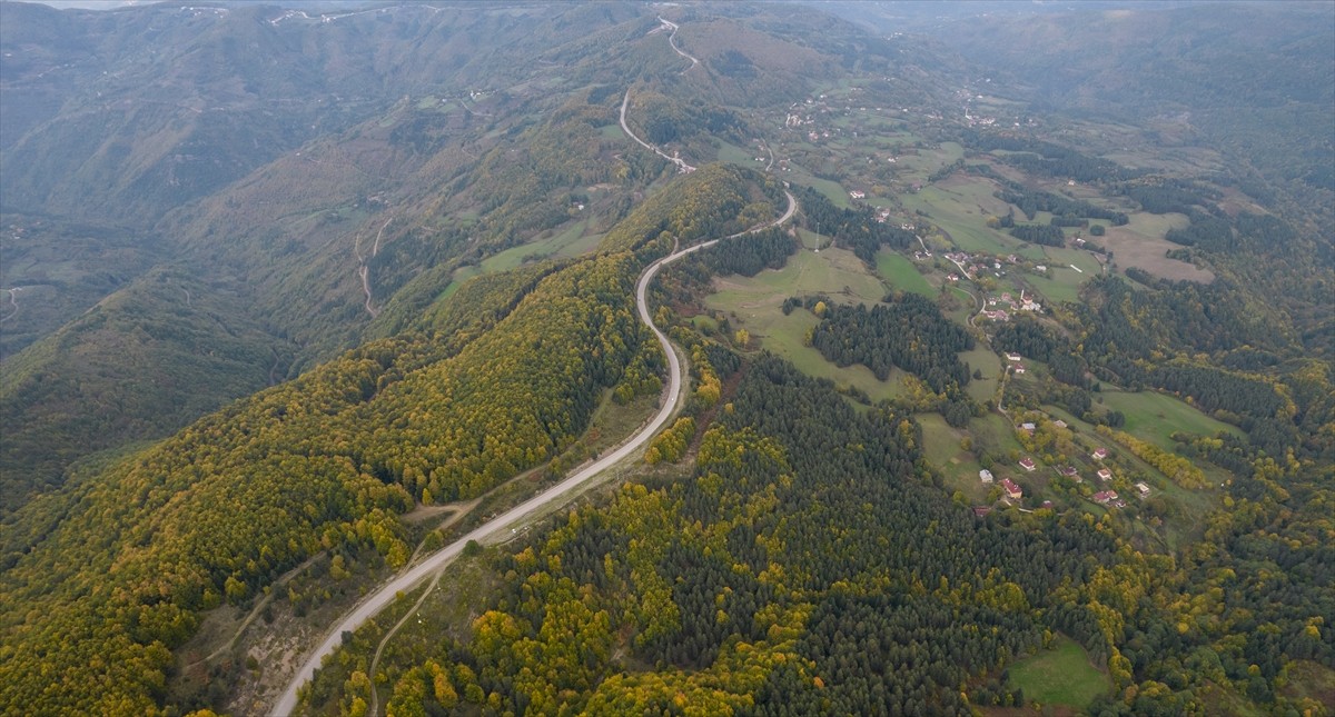 Kastamonu'da sonbaharın renkleri havadan görüntülendi. Karadeniz sahilindeki Abana, Bozkurt ve...