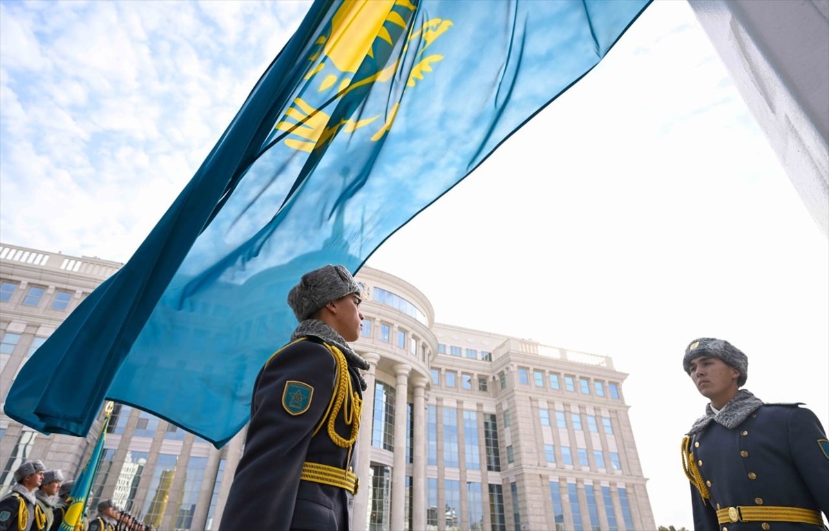 Kazakistan’ın bağımsız bir cumhuriyet olmasını sağlayan "Egemenlik Deklarasyonu"nun kabul edildiği...