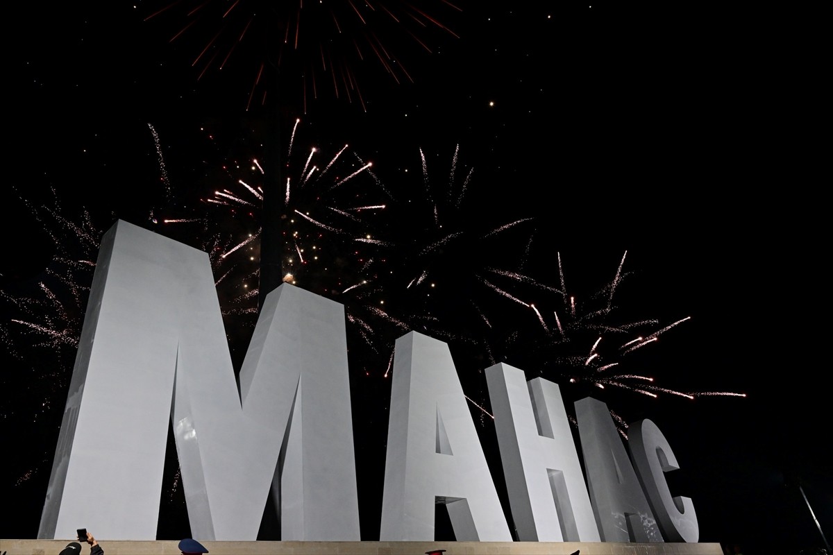 Kırgızistan'da adı Manas olarak değiştirilen şehirde, kentin yeni kimliğini yansıtan "Manas"...