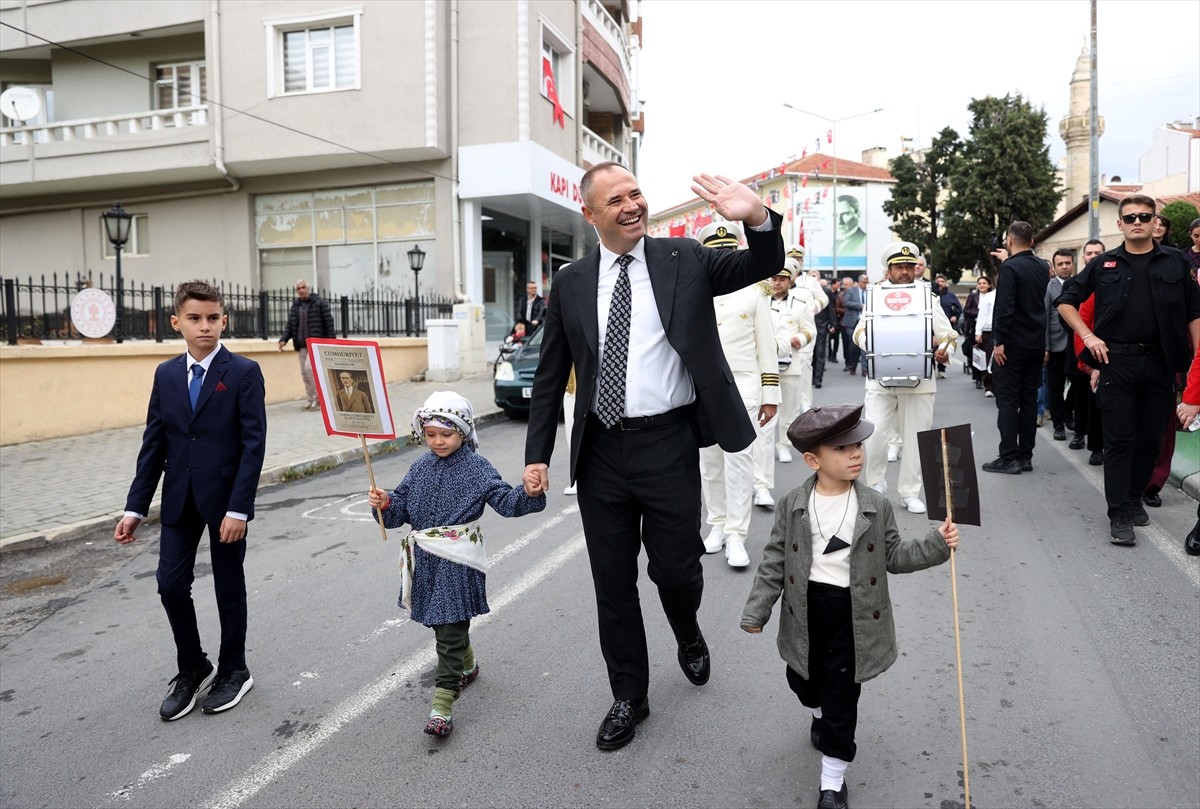 Kırklareli'nde, Cumhuriyet'in 102. yıl dönümü etkinlikleri kapsamında "Yarın Cumhuriyeti ilan...