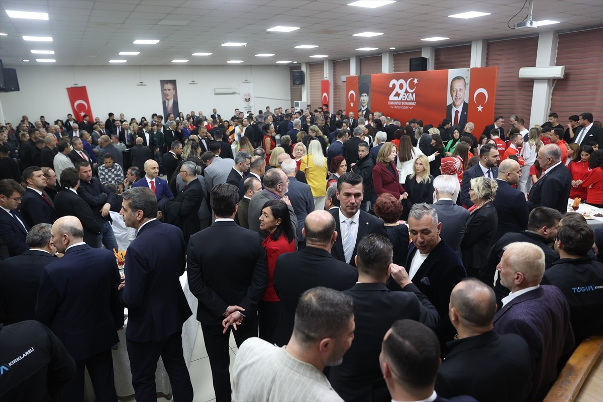 Kırklareli Halk Eğitim Merkezinde, 29 Ekim Cumhuriyet Bayramı ve Cumhuriyet'in 102. yıl dönümü...