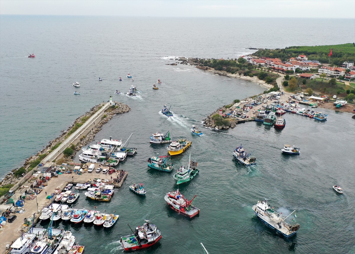 Kocaeli'nin Kandıra ilçesinde, İsrail ablukasını kırmak, Gazze'ye insani yardım ulaştırmak...