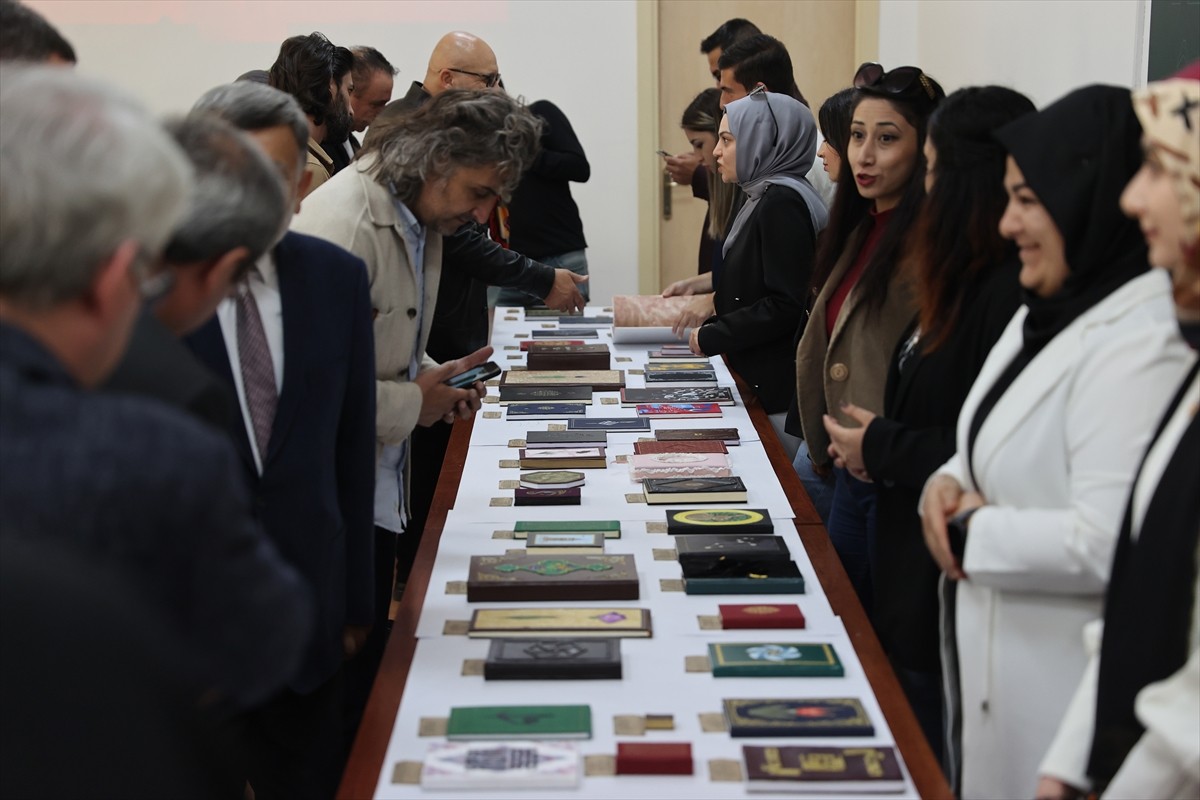 Konya'da, klasik cilt ve kağıt restorasyonu kursunu tamamlayan kursiyerlerin ortaya çıkardığı...