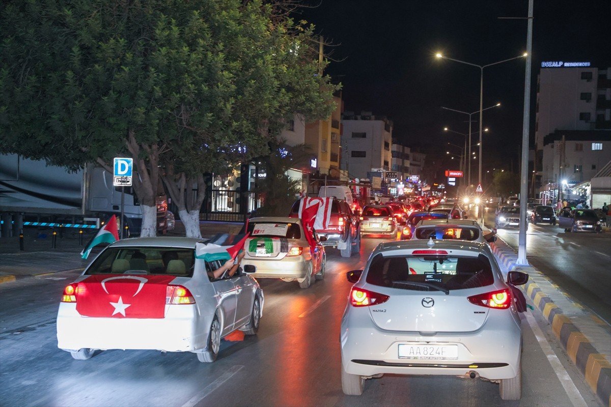 Kuzey Kıbrıs Türk Cumhuriyeti'nin (KKTC) başkenti Lefkoşa'da, İsrail saldırılarını protesto etmek...