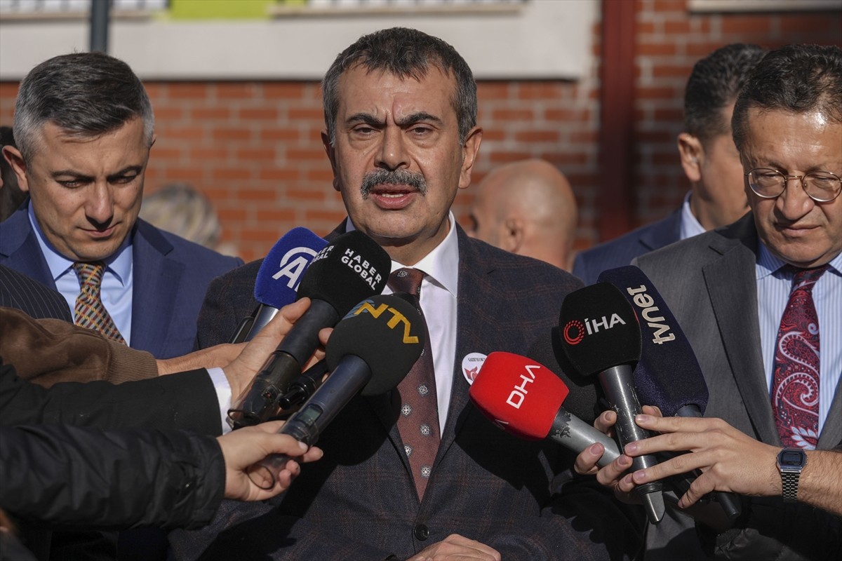 Milli Eğitim Bakanı Yusuf Tekin, Ankara İl Milli Eğitim Müdürlüğü koordinasyonunda Özdemir Gürocak...