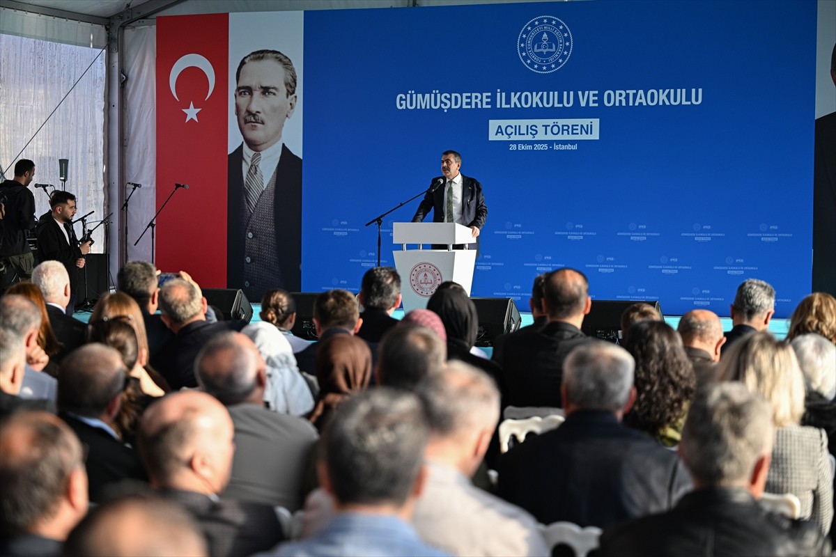 Milli Eğitim Bakanı Yusuf Tekin, Sarıyer'deki Gümüşdere İlkokulu ve Gümüşdere Ortaokulu'nun açılış...