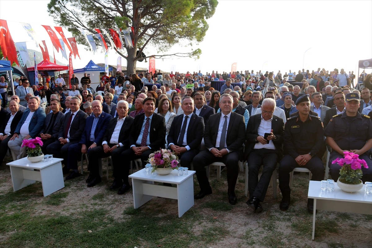 Muğla'nın Fethiye ilçesinde düzenlenen 25. Uluslararası Ölüdeniz Hava Oyunları Festivali'ne, 33...