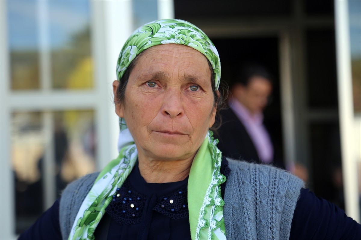 Muğla'nın Menteşe ilçesinde, Hanife Yılmaz'ı (36) üzerine benzin döküp yaktığı iddiasıyla...