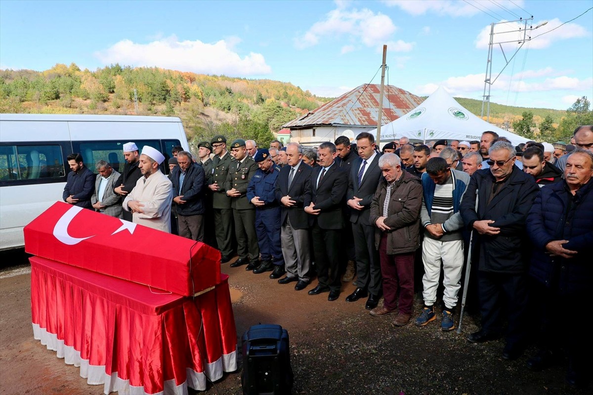 Ordu'nun Mesudiye ilçesinde 72 yaşında hayatını kaybeden Kıbrıs gazisi Cemal Şahin'in cenazesi...