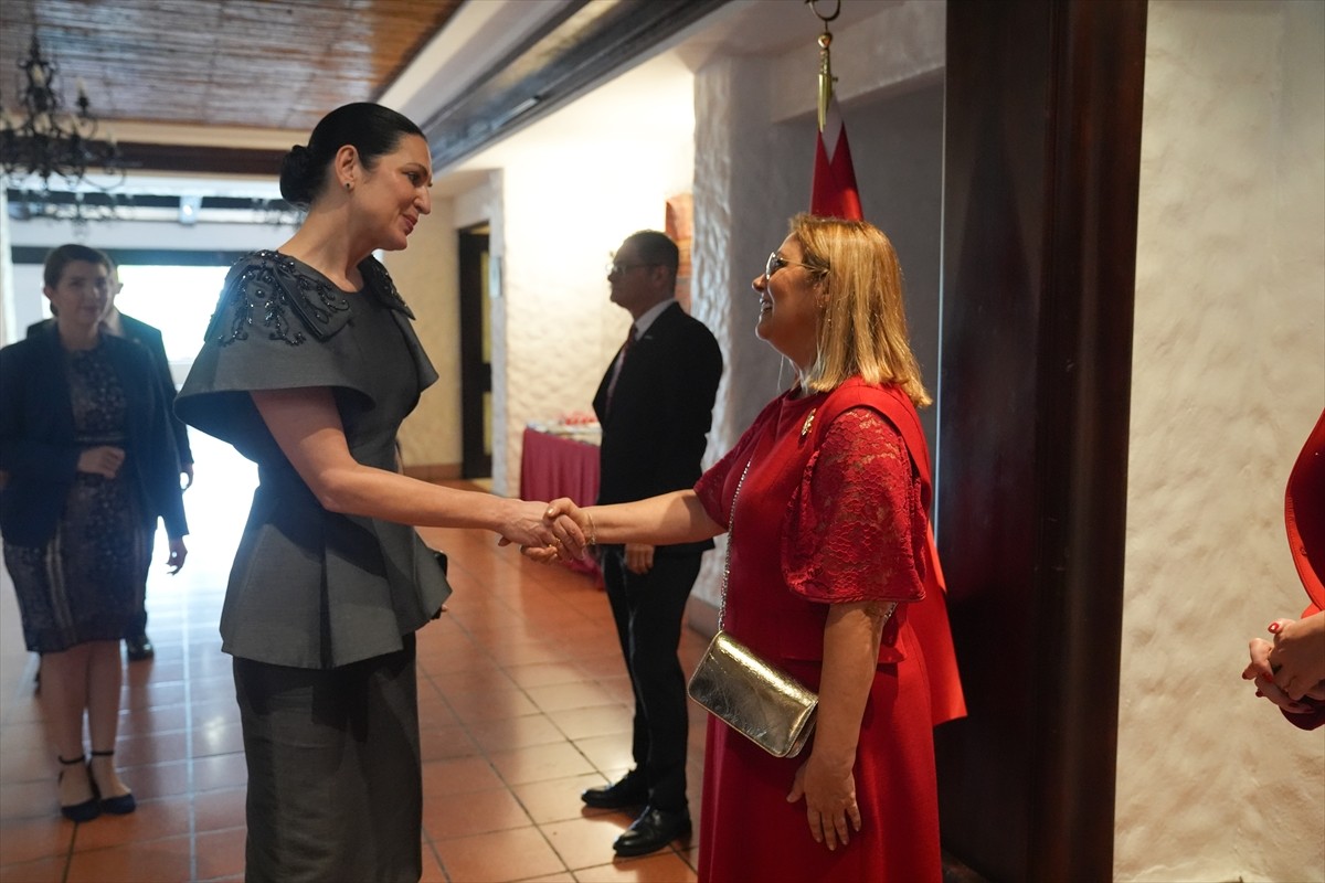 Orta Amerika ülkesi Kosta Rika'da Türkiye Cumhuriyeti'nin kuruluşunun 102. yıl dönümü dolayısıyla...