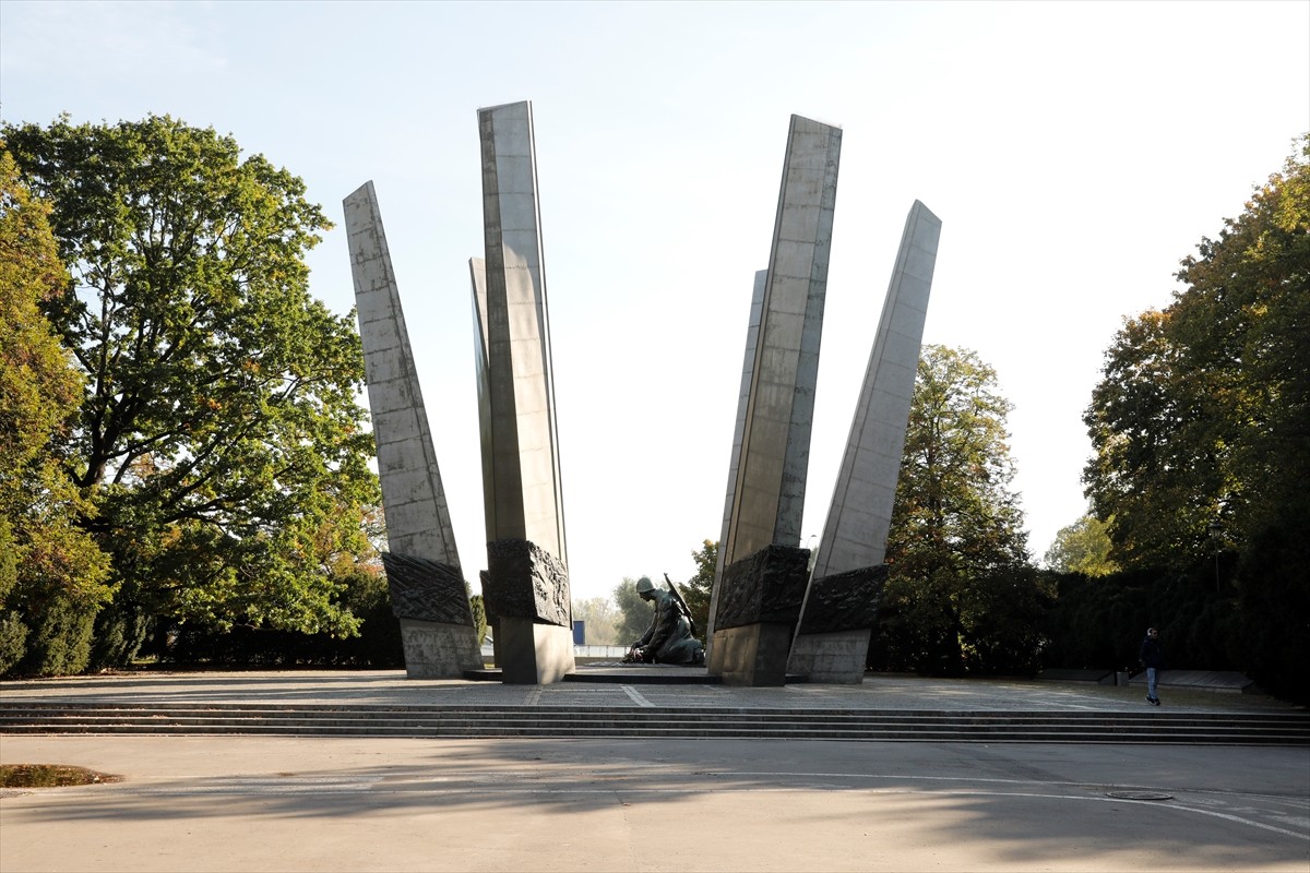 Polonya'nın başkenti Varşova'da bulunan Mareşal Edward Rydz-Smigly Parkı, şehrin önemli sosyal...