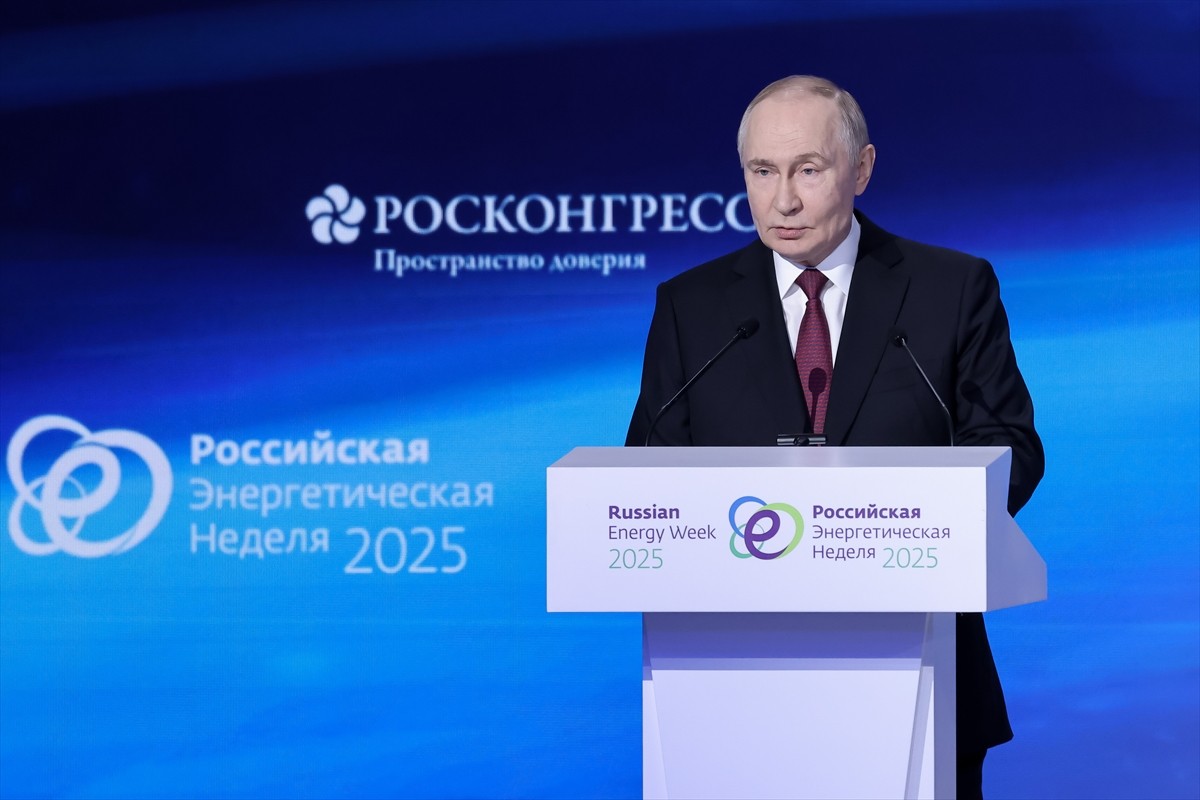 Rusya Devlet Başkanı Vladimir Putin, başkent Moskova'da düzenlenen "Rus Enerji Haftası"...