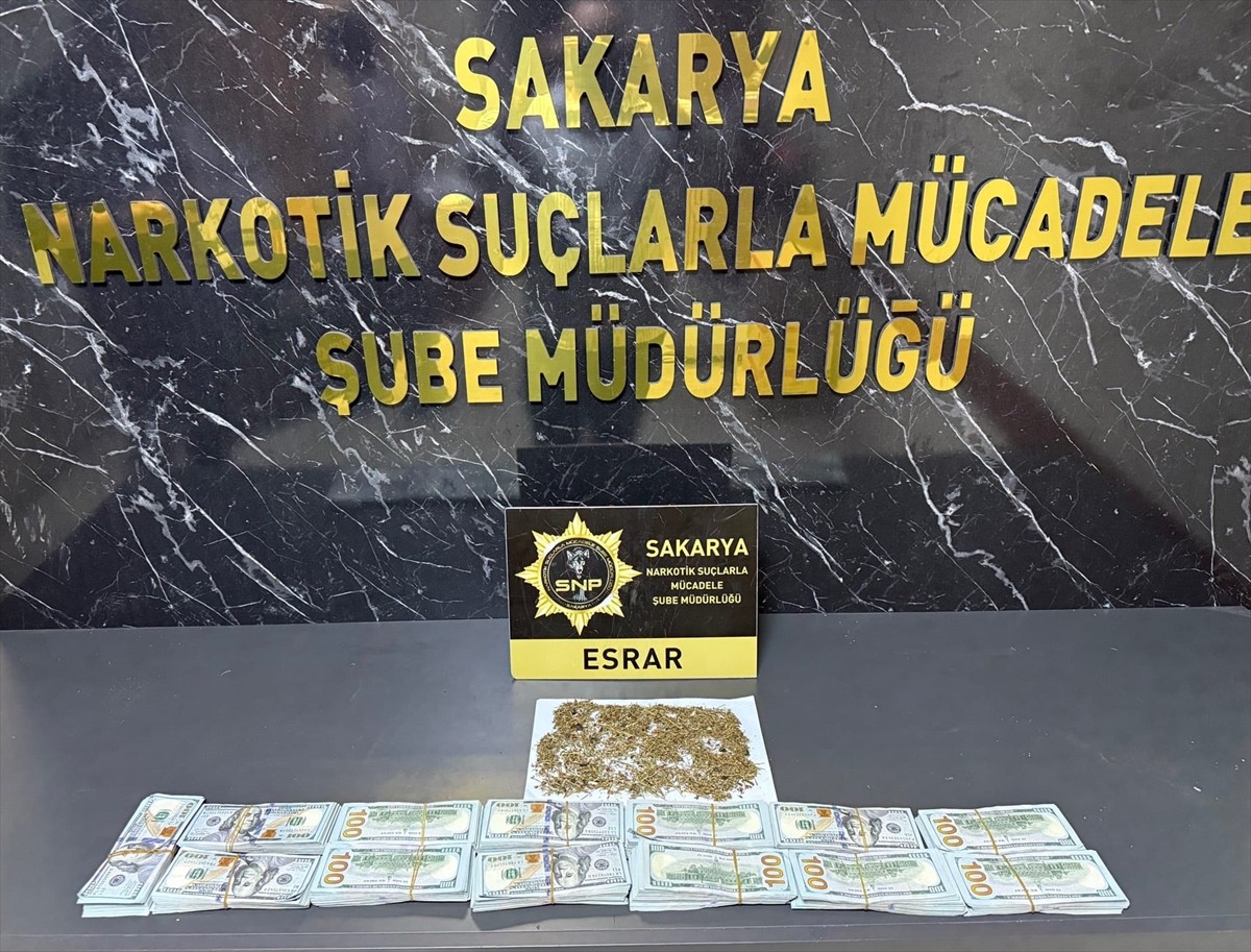 Sakarya'da gerçekleştirilen uyuşturucu operasyonunda, İstanbul'da kuyumcudan çalınan dolarların...