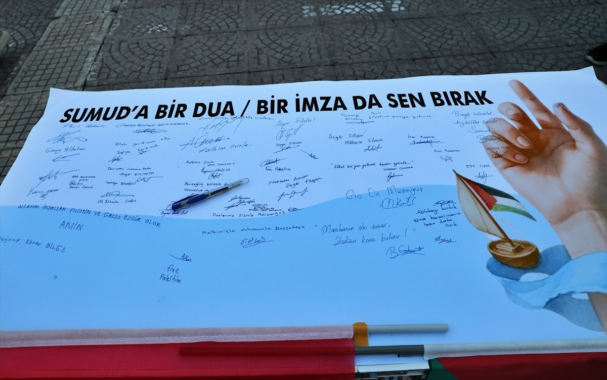 Samsun'da İsrail'in Küresel Sumud Filosu'na yönelik saldırısı protesto edildi. Programda, "Sumud'a...