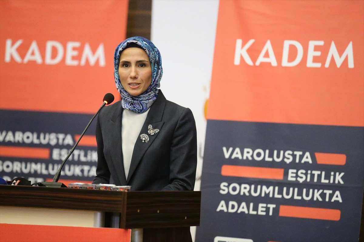 Siirt'te, Kadın ve Demokrasi Vakfı (KADEM) ile Siirt Üniversitesi (SİÜ) Kadın Sorunları Uygulama...