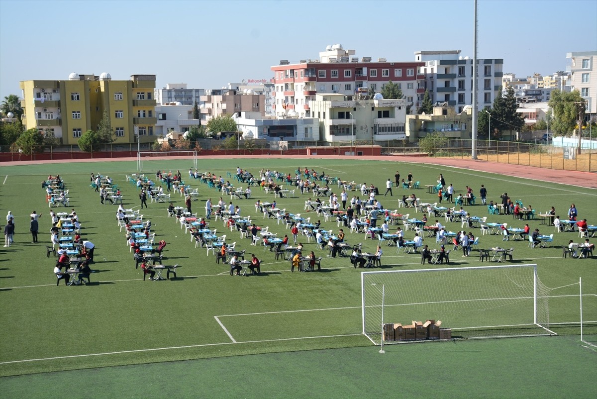 Şırnak'ın Silopi ilçesinde 29 Ekim Cumhuriyet Bayramı etkinlikleri kapsamında düzenlenen satranç...