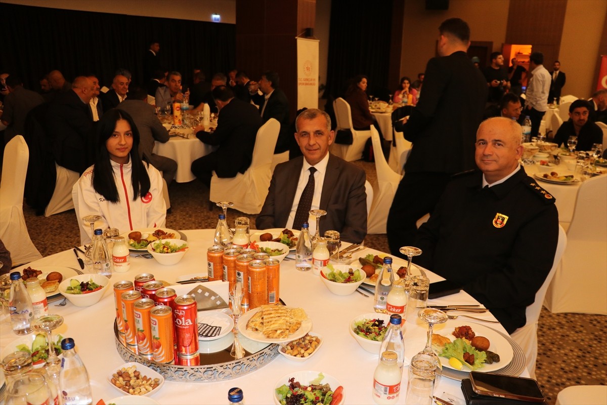 Sivas'ta "Amatör Spor Haftası"nın kapanış etkinlikleri kapsamında dünya ve Avrupa şampiyonaları...