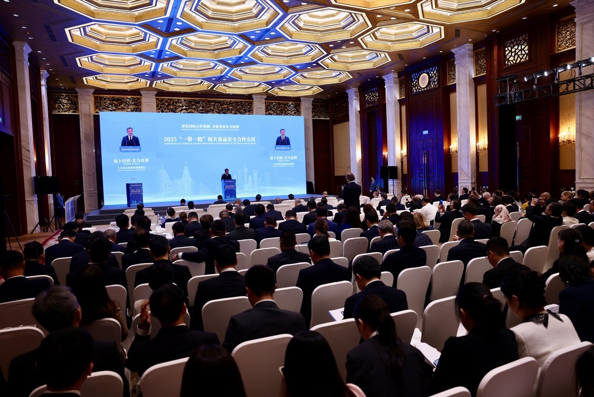 Tarım ve Orman Bakanı İbrahim Yumaklı, Çin'in Şanghay şehrinde düzenlenen, "Kuşak ve Yol...