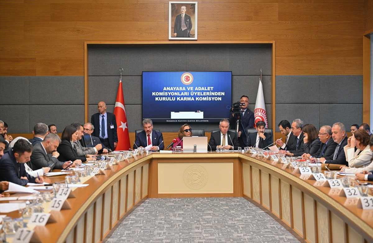 TBMM Anayasa ve Adalet komisyonları üyelerinden kurulu Karma Komisyon, Genel Kurul tarafından...