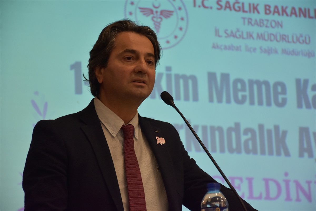 Trabzon'un Akçaabat ilçesinde "Meme Kanseri Farkındalık Ayı" kapsamında konferans düzenlendi....