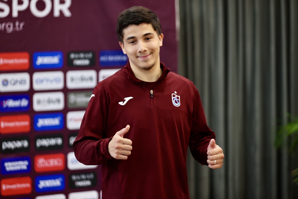 Trabzonspor'un Faslı oyuncusu Benjamin Bouchouari, Trendyol Süper Lig'in 9. haftasında Çaykur...