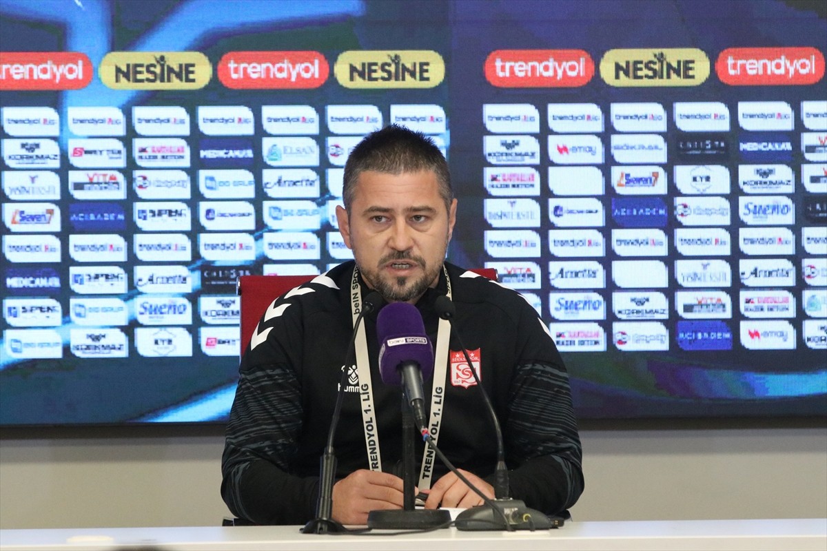 Trendyol 1. Lig'in 11. haftasında konuk ettiği Atakaş Hatayspor ile 1-1 berabere kalan Özbelsan...