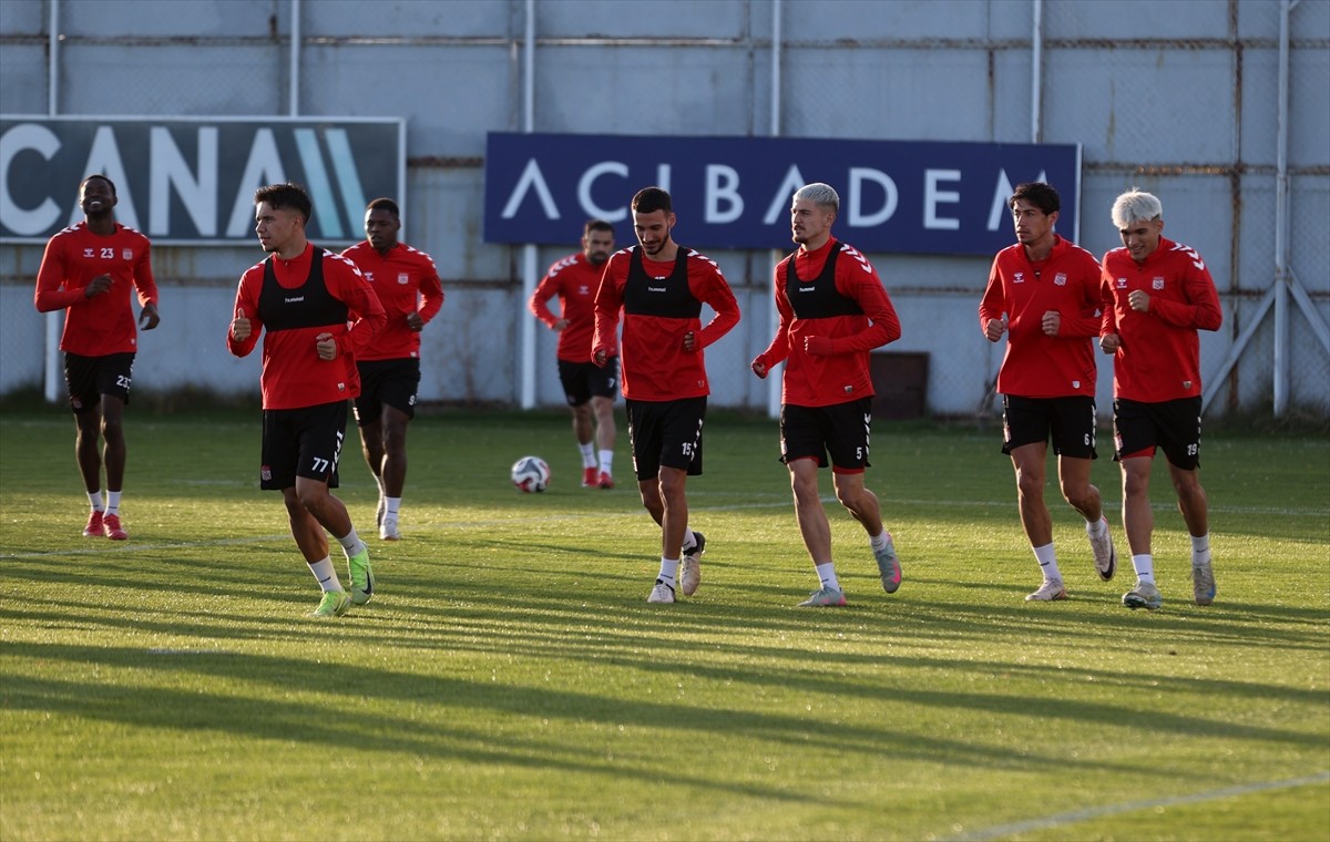 Trendyol 1. Lig'in 11. haftasında sahasında Atakaş Hatayspor ile karşılaşacak Özbelsan Sivasspor...