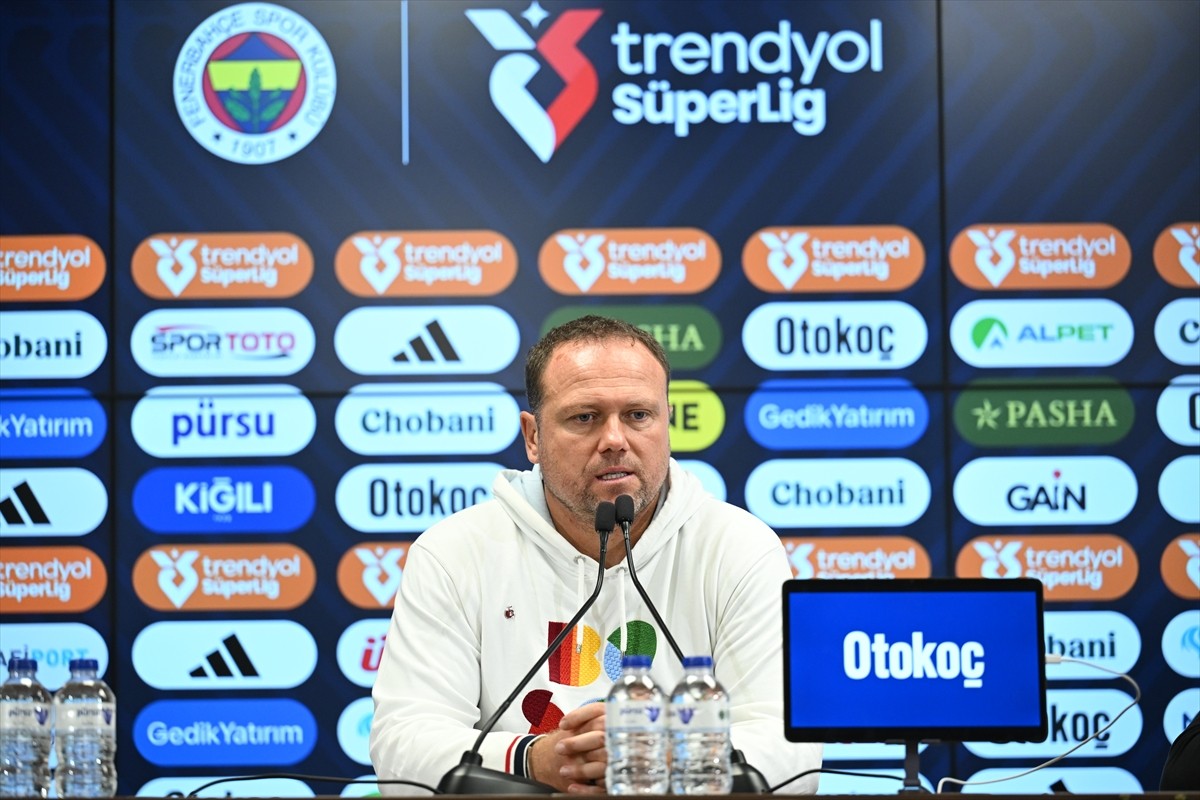 Trendyol Süper Lig'in 9. haftasında Fenerbahçe ile Mısırlı.com.tr Fatih Karagümrük takıımları...