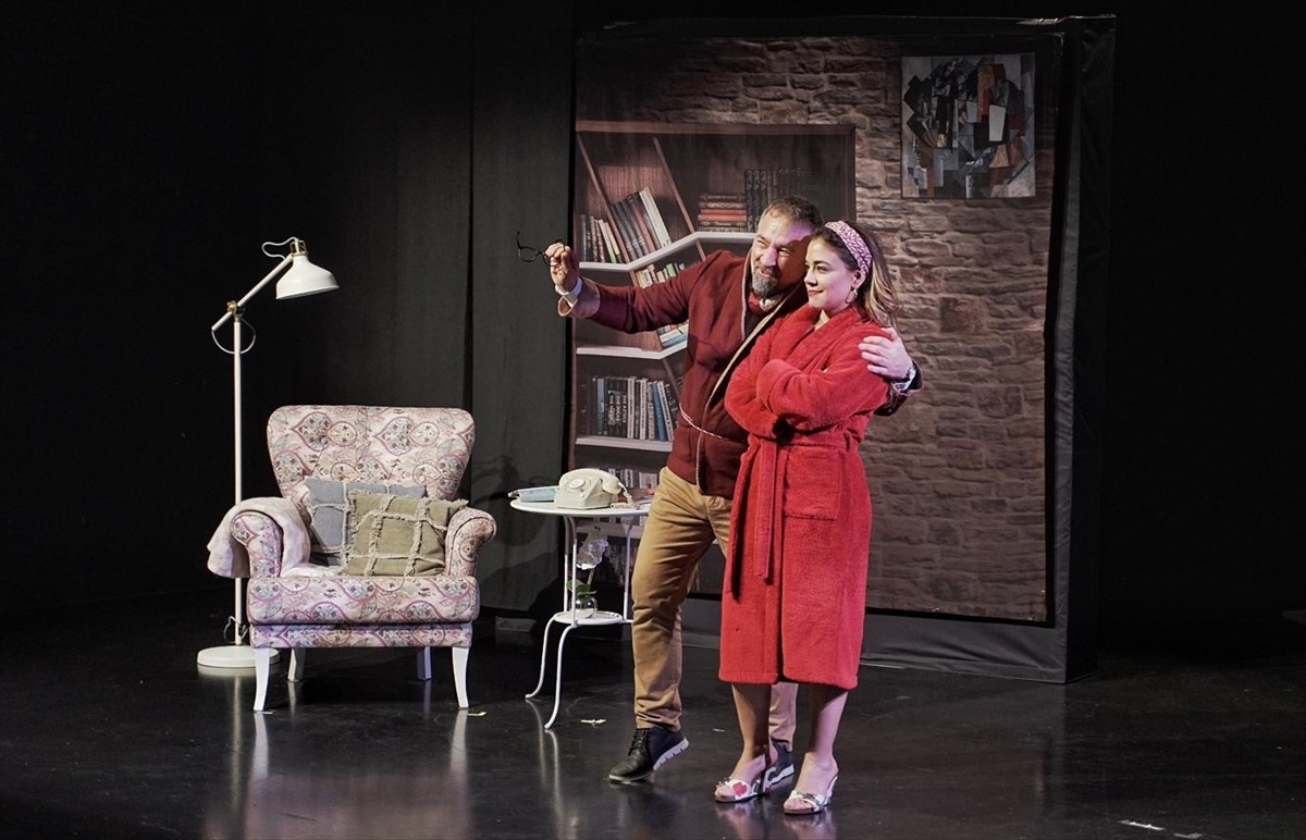 Türk tiyatrosunun Almanya'daki temsilcilerinden Tiyatro Frankfurt, 2025-2026 tiyatro sezonunun...