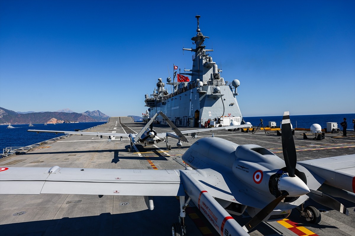 Türkiye'nin milli silahlı insansız hava araçları (SİHA), DENİZKURDU-I/2025 Tatbikatı kapsamında...