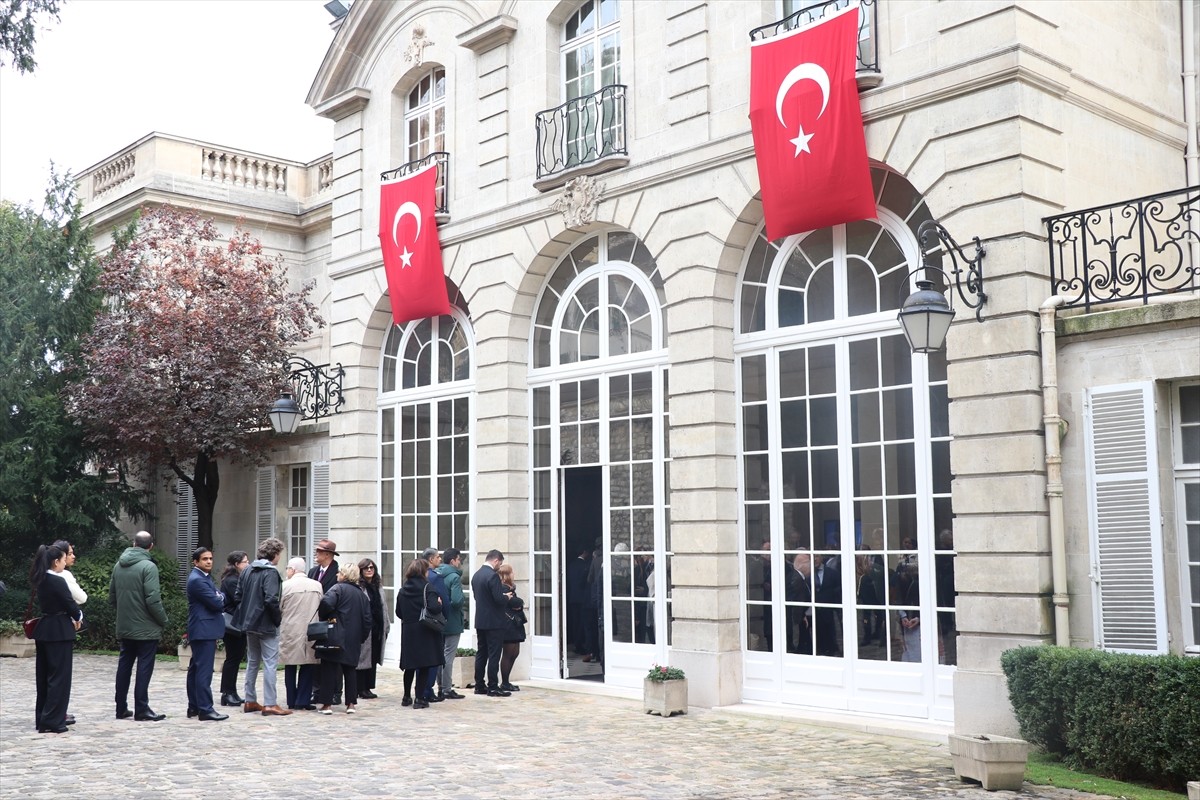 Türkiye'nin Paris Büyükelçiliği'nde 29 Ekim Cumhuriyet Bayramı ve Cumhuriyet'in ilanının 102. yıl...