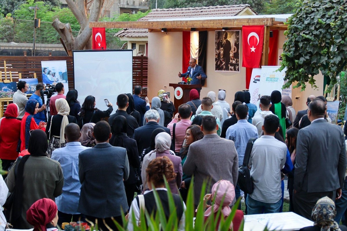 Türkiye’de devlet ve özel olmak üzere 200’ü aşkın üniversitede 10 binden fazla Mısırlı öğrenci...