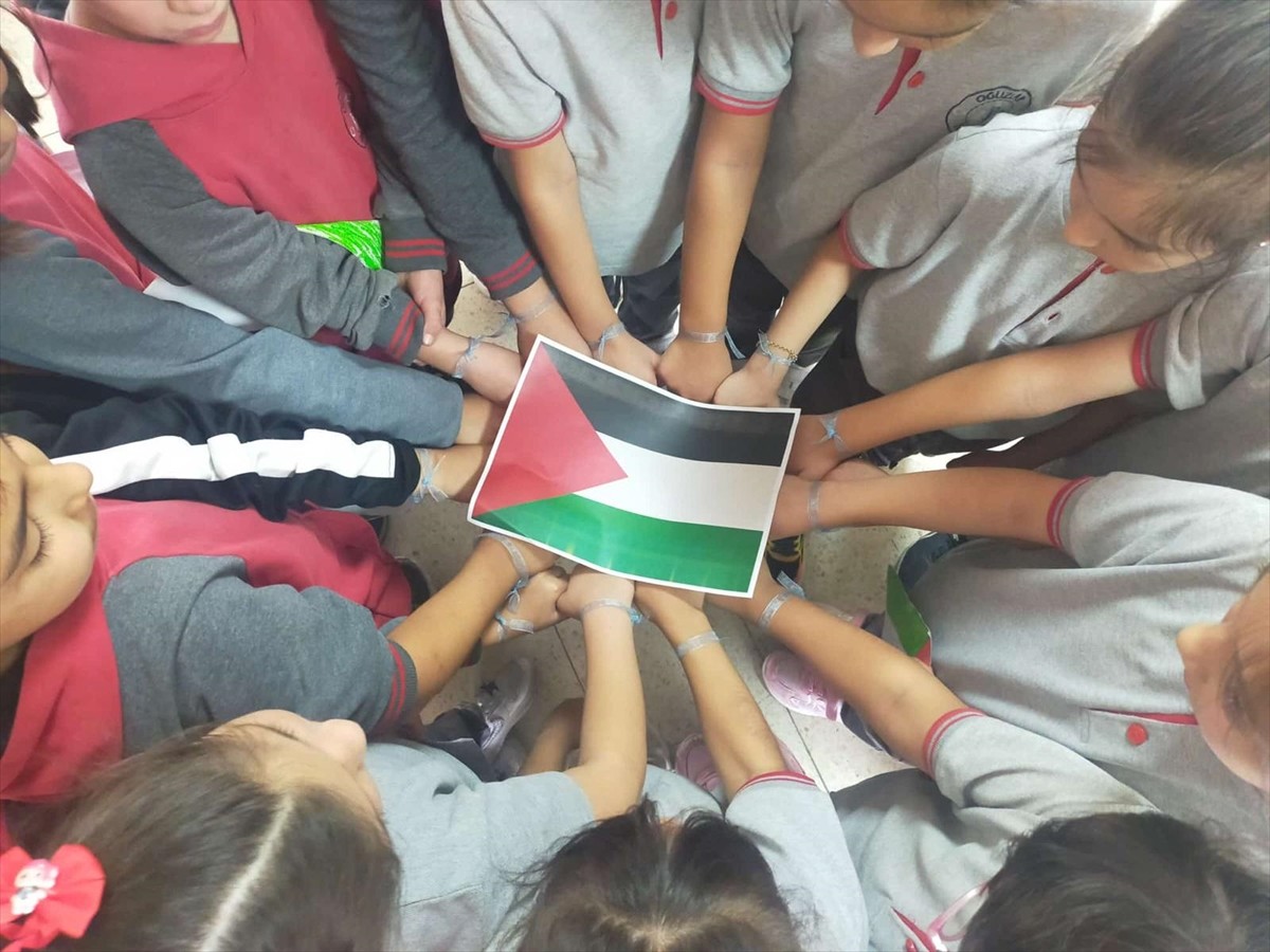Türkiye genelinde tüm okullarda eş zamanlı gerçekleştirilen "Filistin farkındalık etkinlikleri"...