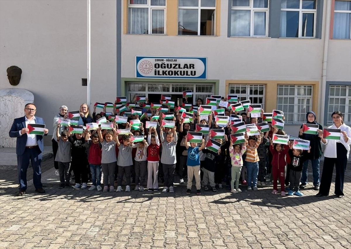 Türkiye genelinde tüm okullarda eş zamanlı gerçekleştirilen "Filistin farkındalık etkinlikleri"...