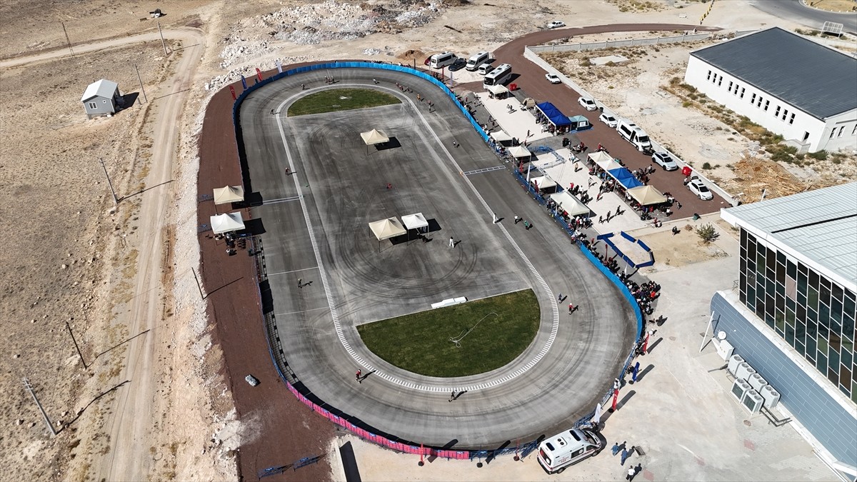 Türkiye Kaykay Federasyonu Başkanı Fahrettin Yıldız, federasyonun son bir yıl içinde yürüttüğü...