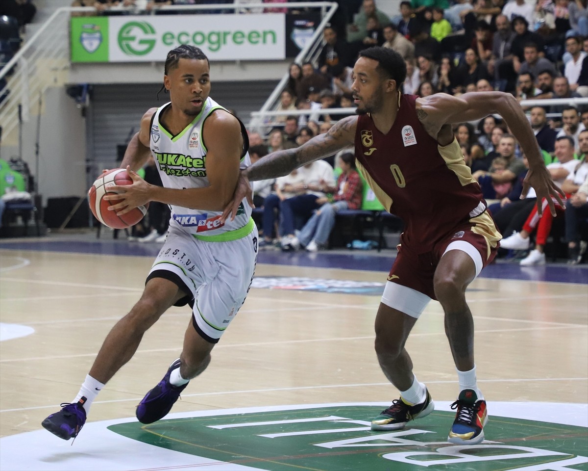 Türkiye Sigorta Basketbol Süper Ligi'nin 4. haftasında, Yukatel Merkezefendi Belediyesi Basket ile...