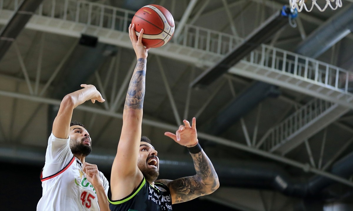 Türkiye Sigorta Basketbol Süper Ligi’nin 5. haftasında Glint Manisa Basket ile Yukatel...