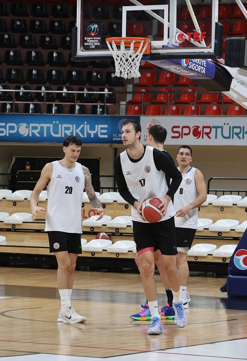 Türkiye Sigorta Türkiye Basketbol Ligi'nde oynadığı 2 karşılaşmayı da kazanan Gaziantep Basketbol...