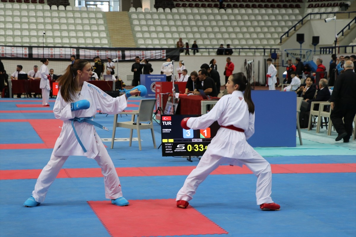 Türkiye Ümit, Genç ve 21 Yaş Altı Karate Şampiyonası, Elazığ'da başladı.